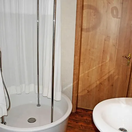 Unterm Reetdach Im Apartmán Bergen Auf Rugen